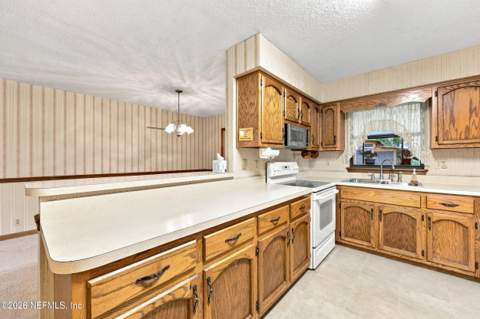 2412 Husson Avenue, Palatka FL - photo 16 of 34