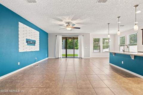 598 Amber Creek Drive, Jacksonville FL - photo 7 of 31