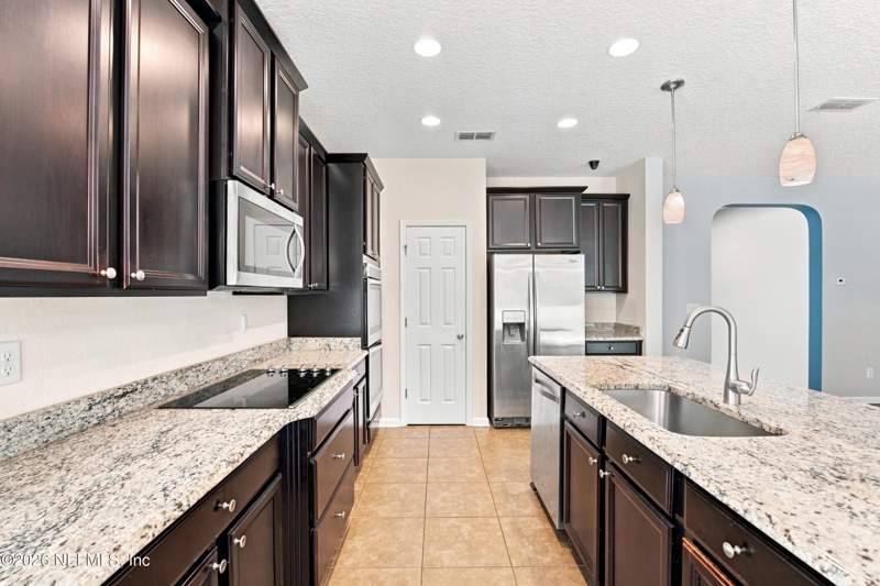 3 bedroom Single Family Residence at 598 Amber Creek Drive, North Creek, Jacksonville — photo 4