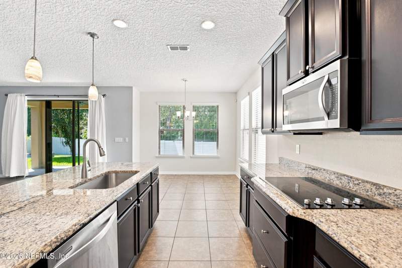 3 bedroom Single Family Residence at 598 Amber Creek Drive, North Creek, Jacksonville — photo 3