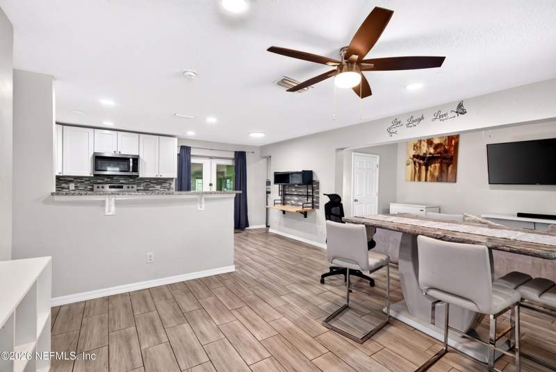 3 bedroom Single Family Residence at 416 Ameca Avenue, Belair, Orange Park — photo 2