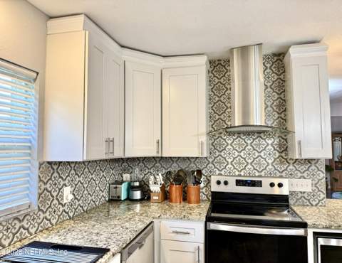 7663 Falcon Street, Jacksonville FL - photo 11 of 40