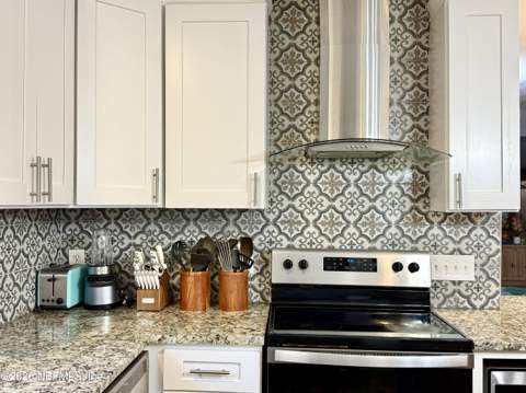 7663 Falcon Street, Jacksonville FL - photo 15 of 40
