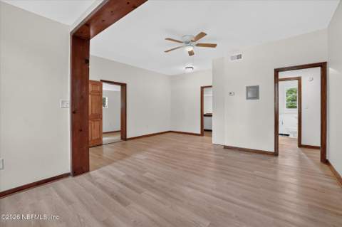4748 Beverly Circle, Jacksonville FL - photo 9 of 27