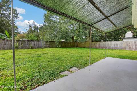 4748 Beverly Circle, Jacksonville FL - photo 20 of 27