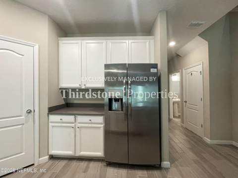 10312 Benson Lake Drive, Jacksonville FL - photo 9 of 39