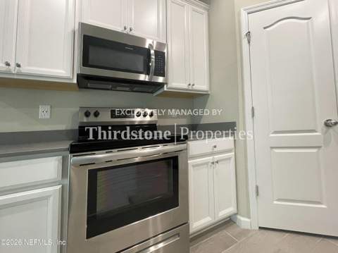 10312 Benson Lake Drive, Jacksonville FL - photo 8 of 39