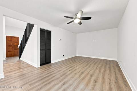 8566 Goldeneye Lane, Jacksonville FL - photo 7 of 40