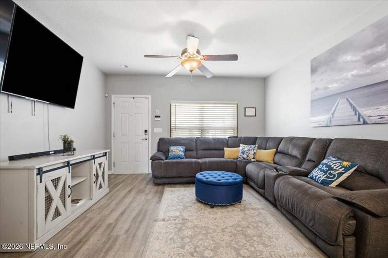 2 bedroom Townhouse at 6762 Arching Branch Circle, Arrowood Bartram Pk, Jacksonville — photo 2
