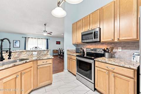 13964 Crestwick Drive, Jacksonville FL - photo 6 of 30