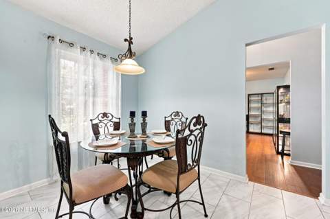 13964 Crestwick Drive, Jacksonville FL - photo 9 of 30