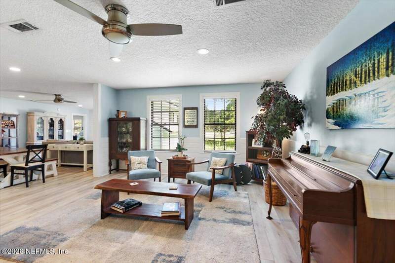 4 bedroom Single Family Residence at 13405 Gerona Drive, Golden Glades, Jacksonville — photo 5
