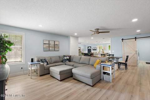 13405 Gerona Drive, Jacksonville FL - photo 15 of 38