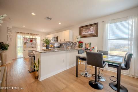 546 Monty Lane, Jacksonville FL - photo 6 of 15