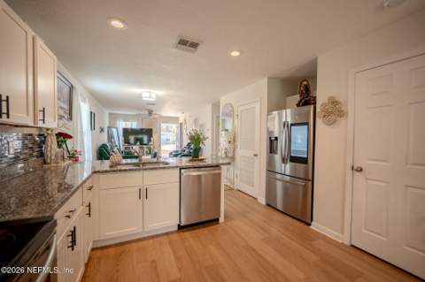 546 Monty Lane, Jacksonville FL - photo 9 of 15