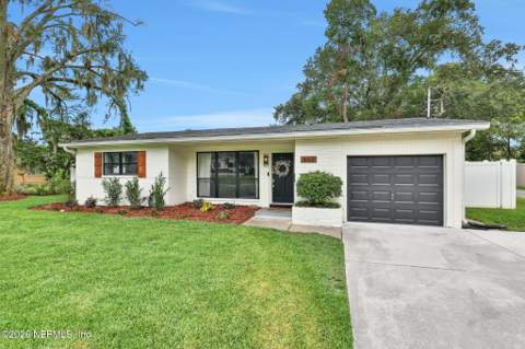 8162 Cesperdes Avenue, Jacksonville FL - photo 6 of 54
