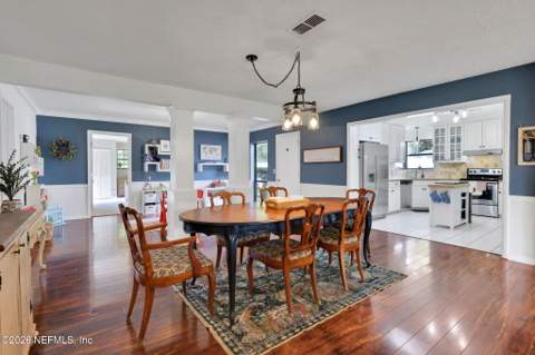 8162 Cesperdes Avenue, Jacksonville FL - photo 12 of 54