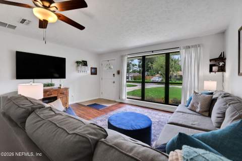 8162 Cesperdes Avenue, Jacksonville FL - photo 9 of 54