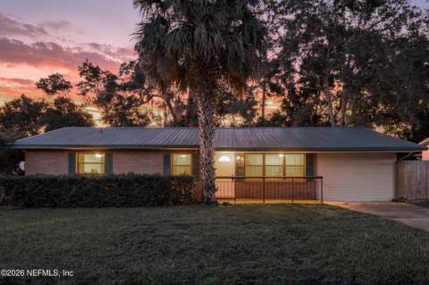 2412 Husson Avenue, Palatka FL - photo 7 of 34