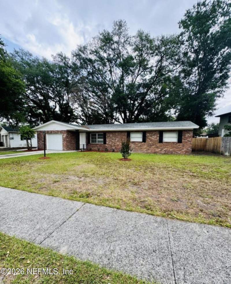 3 bedroom Single Family Residence at 8239 Caravelle Drive, Oak Hill, Jacksonville — photo 2