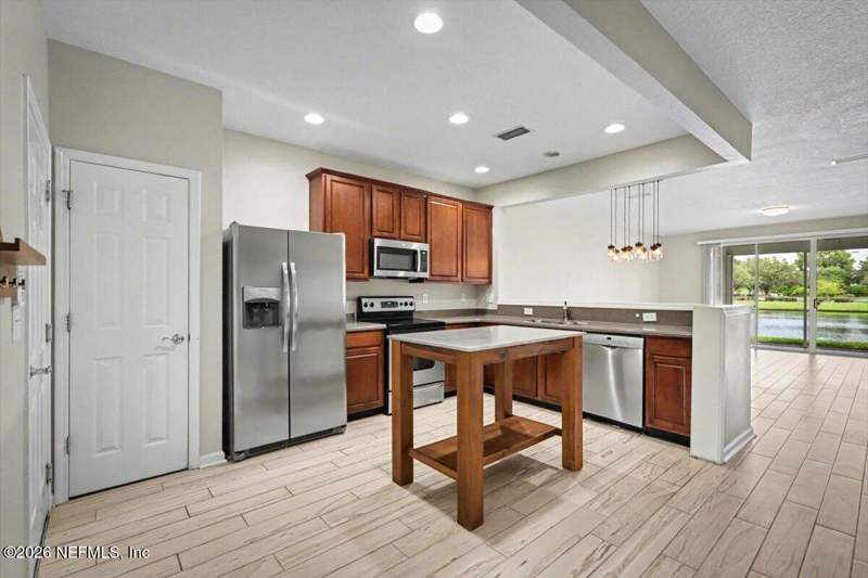 2 bedroom Townhouse at 11374 Campfield Circle, Campfield, Jacksonville — photo 5