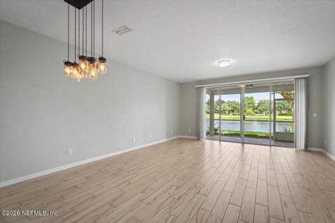 11374 Campfield Circle, Jacksonville FL - photo 9 of 35
