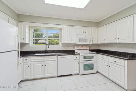 3059 Indian Hill Drive, Jacksonville FL - photo 7 of 33
