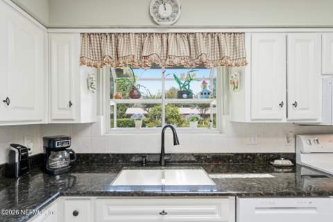 3059 Indian Hill Drive, Jacksonville FL - photo 9 of 33