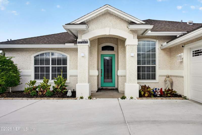 4 bedroom Single Family Residence at 12825 Kelsey Island Drive, Johns Creek, Jacksonville — photo 3