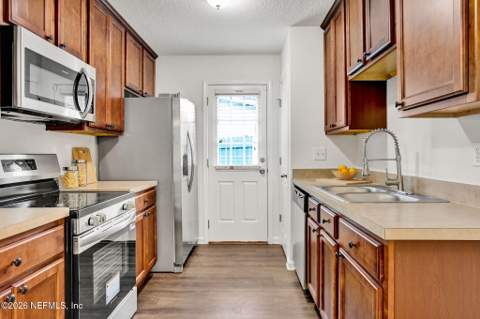 256 Aquarius Circle, Jacksonville FL - photo 6 of 26
