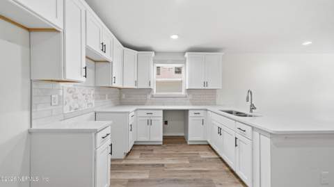 3333 Almeda Street, Jacksonville FL - photo 10 of 46