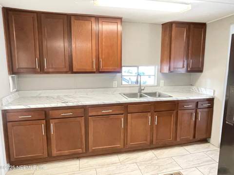 7623 Sunwood Drive, Jacksonville FL - photo 6 of 31