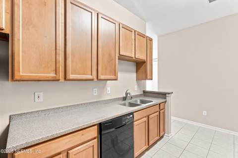7059 Deer Lodge Circle #104, Jacksonville FL - photo 13 of 35
