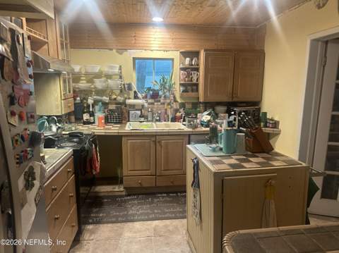 1381 Hamilton Street, Jacksonville FL - photo 11 of 37