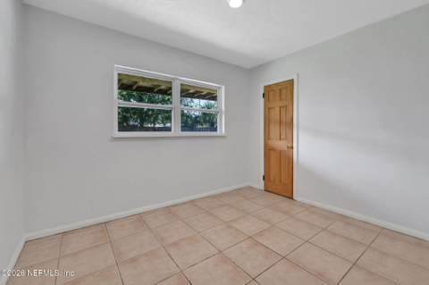 1103 Palm Circle, Jacksonville Beach FL - photo 12 of 32