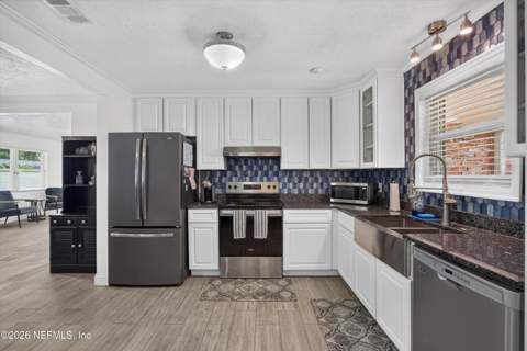 6059 Karen Street, Jacksonville FL - photo 13 of 36