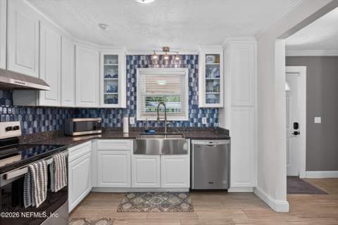 6059 Karen Street, Jacksonville FL - photo 14 of 36