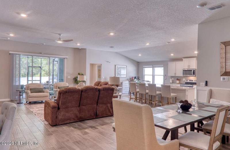 4 bedroom Single Family Residence at 5 Pecan Ridge Court, Pecan Ridge, Jacksonville — photo 4