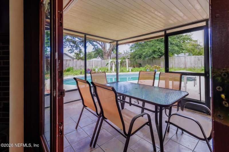 3 bedroom Single Family Residence at 4077 Cumbrian Gardens Lane, Huntington Forest, Jacksonville — photo 4