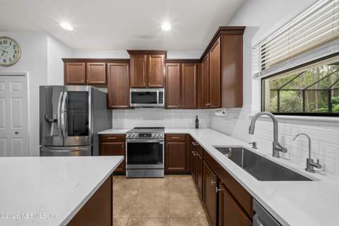 174 Kenmore Avenue, Ponte Vedra FL - photo 10 of 57