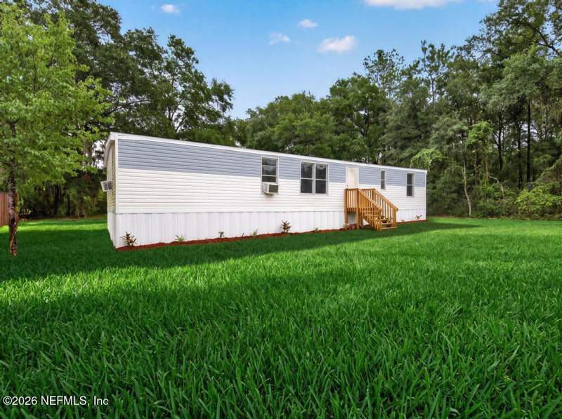 3 bedroom Mobile Home at 204 Milton Avenue, Interlachen Lakes Estates, Interlachen — photo 2