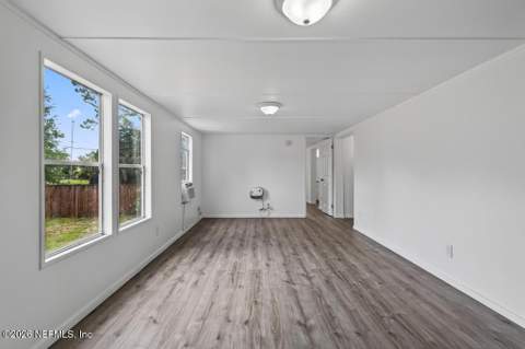 204 Milton Avenue, Interlachen FL - photo 8 of 71