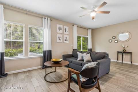 10394 Benson Lake Drive, Jacksonville FL - photo 19 of 45