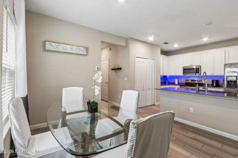 10394 Benson Lake Drive, Jacksonville FL - photo 12 of 45