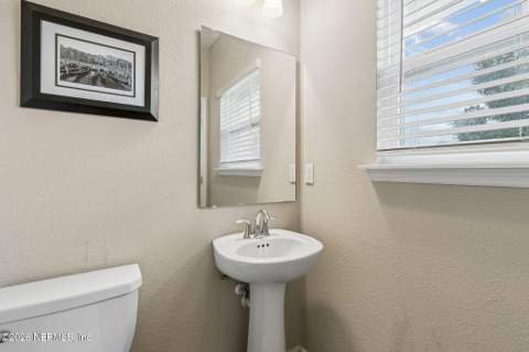10394 Benson Lake Drive, Jacksonville FL - photo 8 of 45