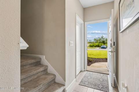 10394 Benson Lake Drive, Jacksonville FL - photo 6 of 45