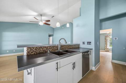 1706 Aston Hall Drive, Jacksonville FL - photo 13 of 43