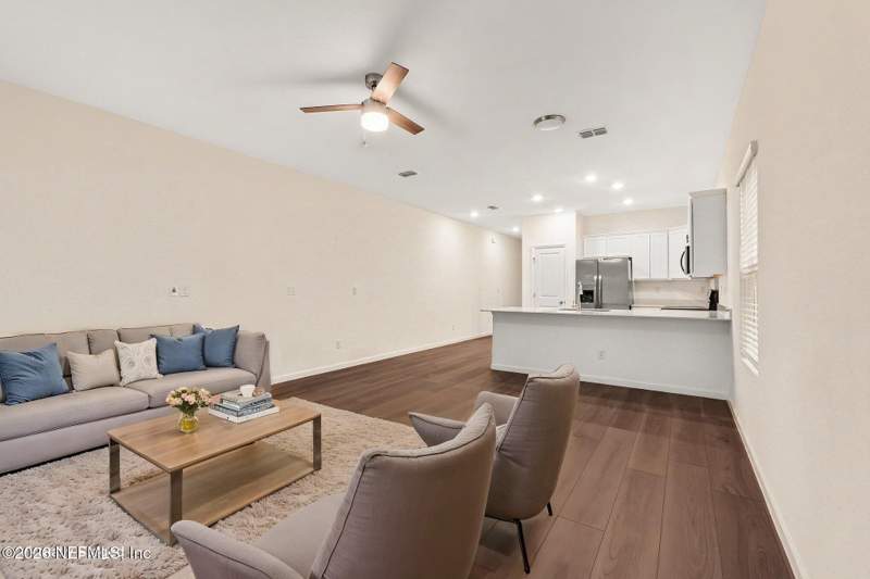 4 bedroom Single Family Residence at 614 Holly Drive, Townhomes of Holly Cove, Orange Park — photo 3