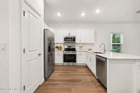 614 Holly Drive, Orange Park FL - photo 9 of 22