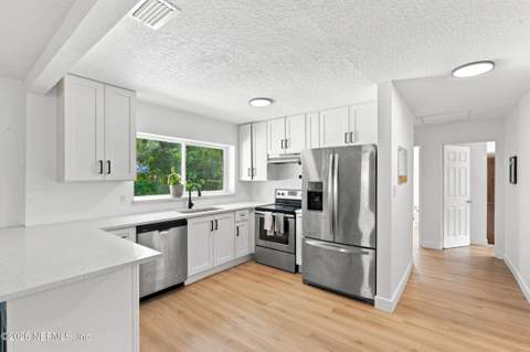 7059 Tynan Avenue, Jacksonville FL - photo 15 of 26